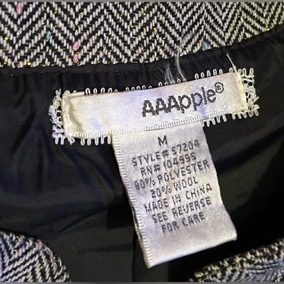 Size medium AAApple black and white blouse - Picture 3 of 3